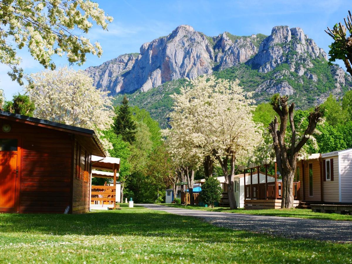 Camping Pays De Beille 레 카반느 외부 사진